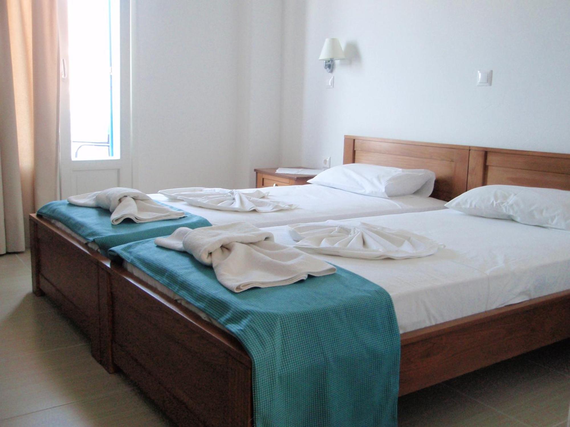 Miké Hotel Egíali Habitación foto